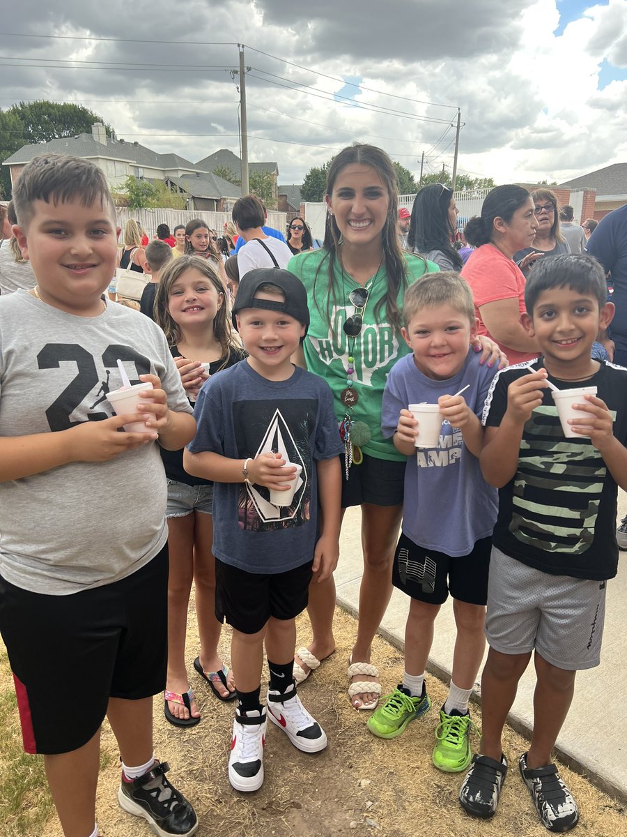 Maddie Karesh tweet media