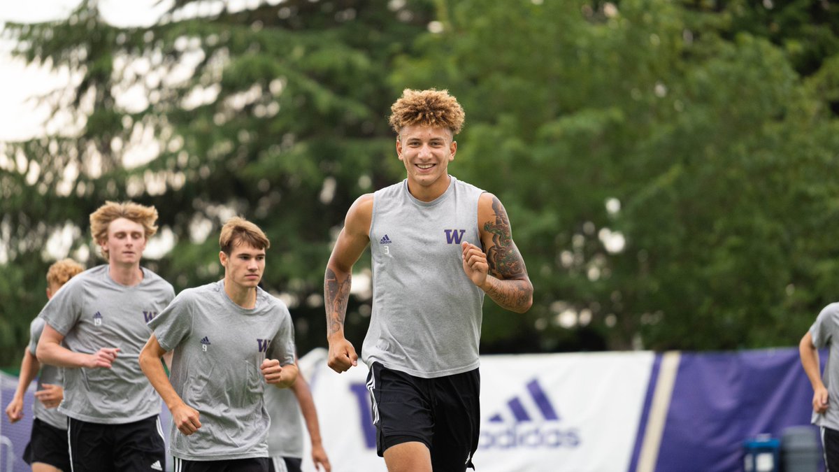 UW_MSoccer's tweet photo. Back in action 😎

First day of practice ✔️

#GoHuskies https://t.co/evCH873dea