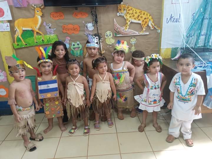 psdelamor's tweet photo. En saludo al Día Internacional de los Pueblos #Indígenas, realizamos diversas actividades recreativas  en Centros de Desarrollo Infantil de #Carazo y #Chinandega 😍

#FelicesDeCompartir❤️ https://t.co/rXlc8yYnLV