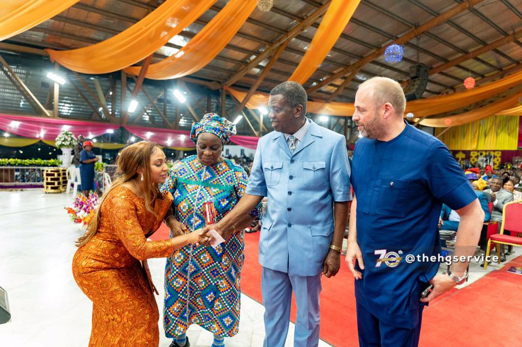rccghq's tweet image. Our Daddy and Mummy Adeboye also being appreciated for their plenty contributions to the Directorate of Children and Teenagers Education. 

Day 2
#RCCGConvention #RCCG70 #PerfectJubilee