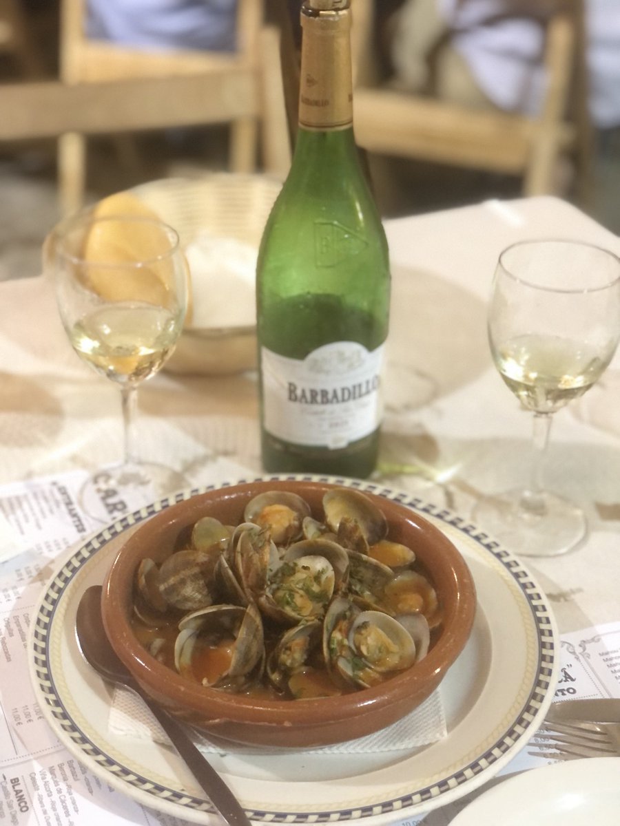 Hemos cenado en un sitio increíble en Cádiz. <a href="/tabernaeltiode1/">tabernaeltiodelatiza</a> Calidad magnifica!!Hubo una pequeña confusión y el encargado lo solucionó con absoluta profesionalidad.Ir a Cádiz y no comer allí,no os lo perdonaréis.