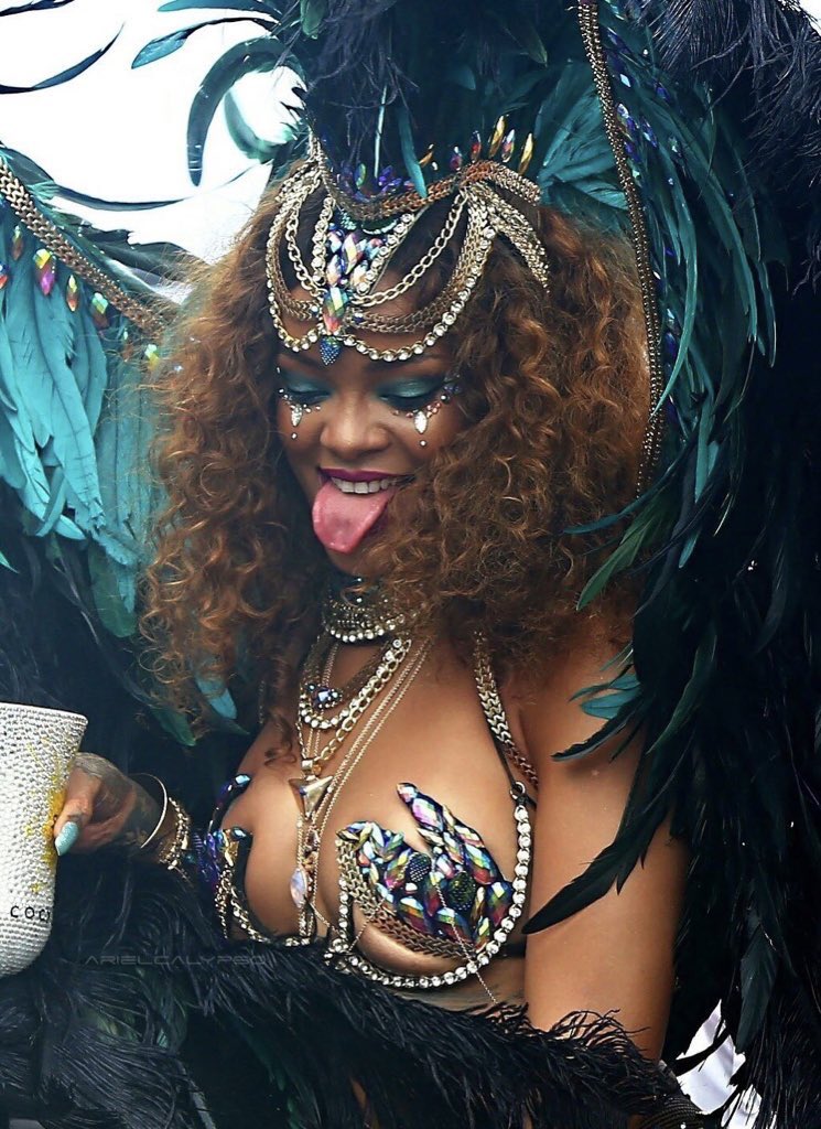 savage_rih's tweet image. Rihanna will forever be GOATed!!!