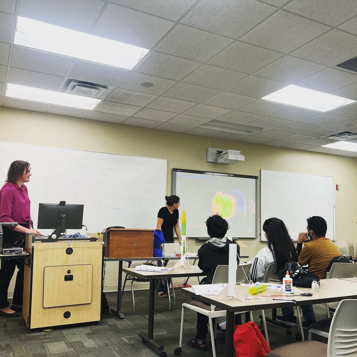Today at #engineeringcamp we got to hear from two amazing #engineers from <a href="/LindEngineering/">Linde Engineering</a>! We discuss rockets and space travel. <a href="/BEAMBuffalo/">BEAM</a>