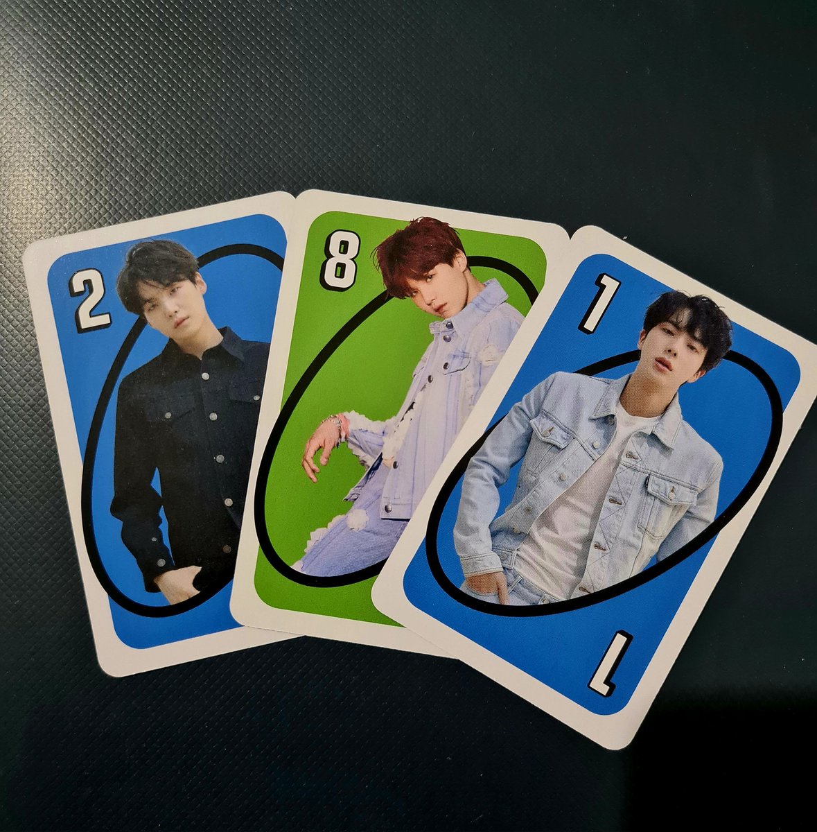 lrmartins's tweet photo. Vim deixar meu feedback mais que positivo para a maravilhosa @Talita91_tae que mandou os cards do Yoongi super bem embalados e protegidos!! Ainda ganhei cards do uno de mimo! Super atenciosa, amei fazer essa comprinha, recomendo demais. Muito obrigada, borahae! 💜💜💜 https://t.co/Rg9QsVSQCv
