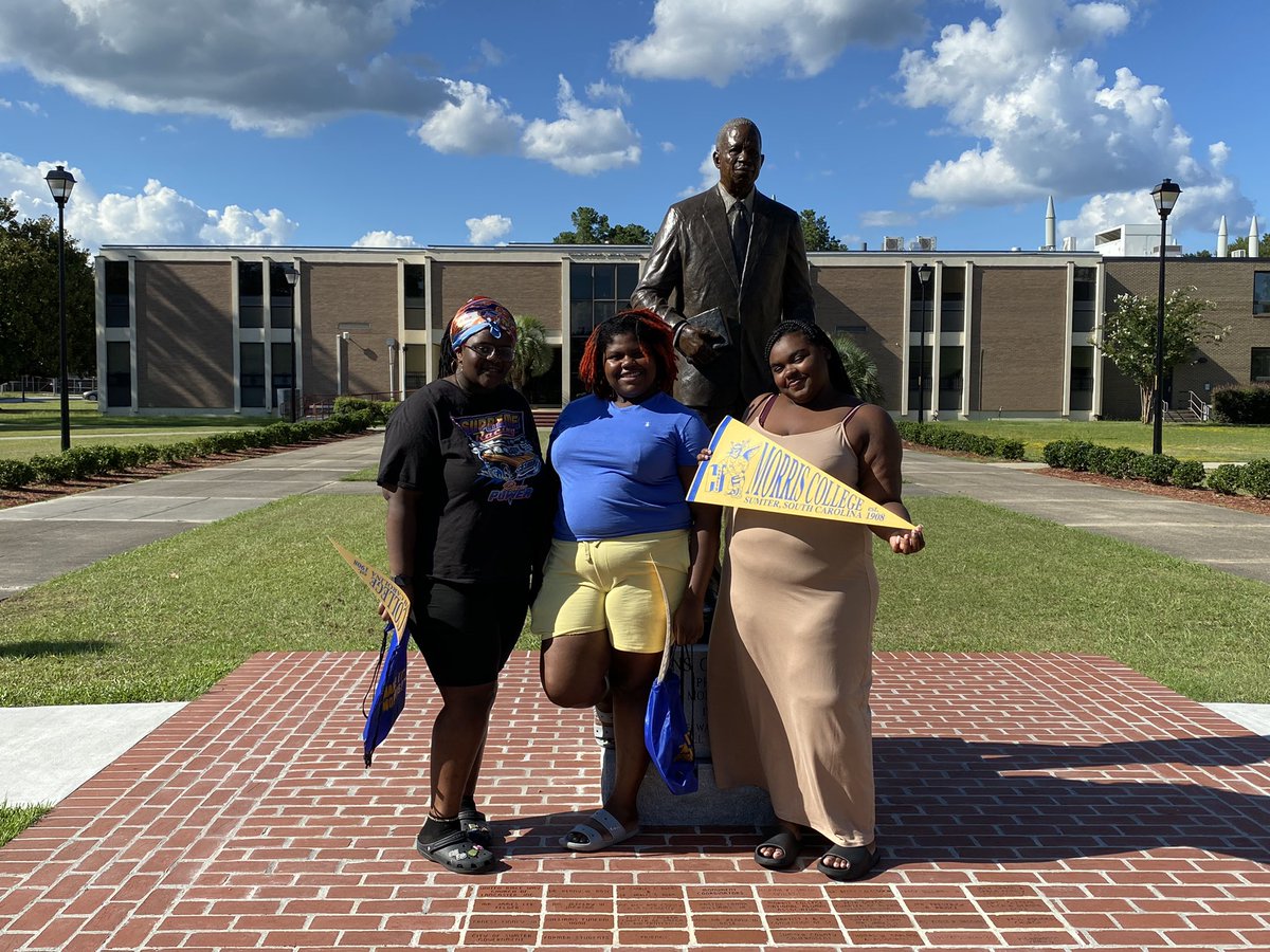 MorrisColl1908's tweet photo. Ms. Edwards (Left) from North Charleston and Ms. James (right) from Charlotte are two of our newest Hornets! That are excited about moving in this Saturday and begin their Morris College journey!
#MorrisCollege #MakeItMorris #mococlassof2026 https://t.co/10Au6mLeLv