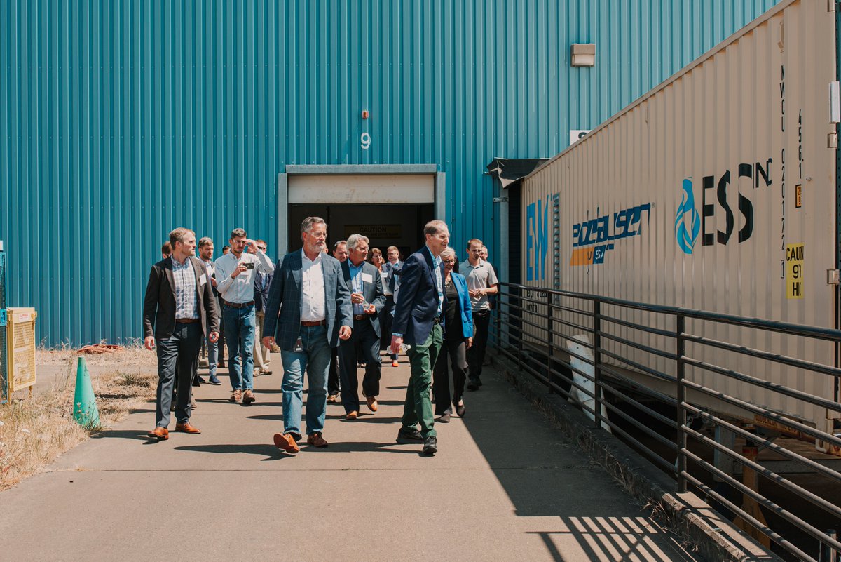 ESS_info's tweet image. Today we&apos;re excited to welcome @ENERGY @SecGranholm, Oregon Senators @RonWyden, @JeffMerkley, and Governor @OregonGovBrown to Wilsonville! We’re ready to accelerate the #energytransition with our safe, sustainable, American-made #ironflow battery systems: bwnews.pr/3dixr02