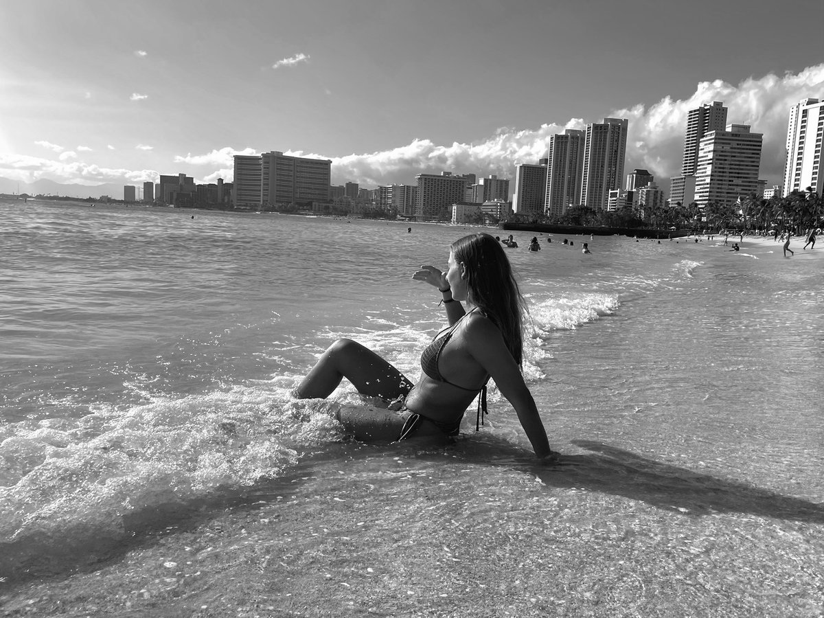 herminehzz's tweet photo. Honolulu 🌺 https://t.co/vK1v6Wuwwm