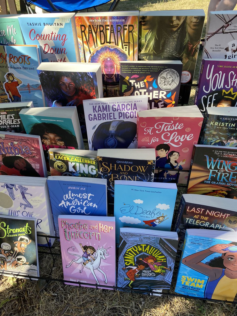 Children1st_SLP's tweet photo. Bookshelves at kid-height! ❤️ Come pick out the book you want to take home today! #SLPREADFEST #CHILDRENFIRSTSLP https://t.co/FEKQbii7xR