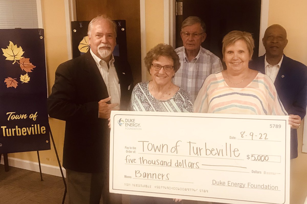 TheoLane13's tweet photo. Happy to be with Town Mgr  @bill_btaylor &amp; #TownOfTurbeville  council in @ClarendonSCgov . Our @DukeEnergy donation will help create #CommunityBeautification plans with decorative banners .         #LetsTalkTurbeville https://t.co/pyeHtqCsJb
