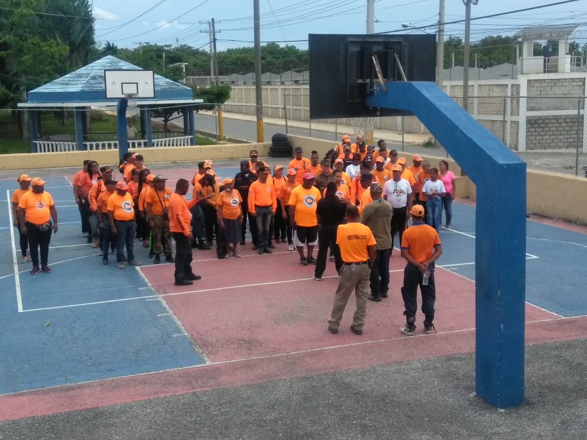 DefensaCivilPSD's tweet photo. La Dirección Regional Ozama,  Clemencio Aquino y equipo,  juramentancion de estaciones,   Pablo Ramírez est. Palave, Fausto Jiménez Núñez (Yunior)   VILLA VERDE, Agustín García Encargado  Cabayona, Muchas felicidades  señor Fausto Jiménez , municipio San Luis  ing. Daniel Pérez https://t.co/8SBaVTGcq0