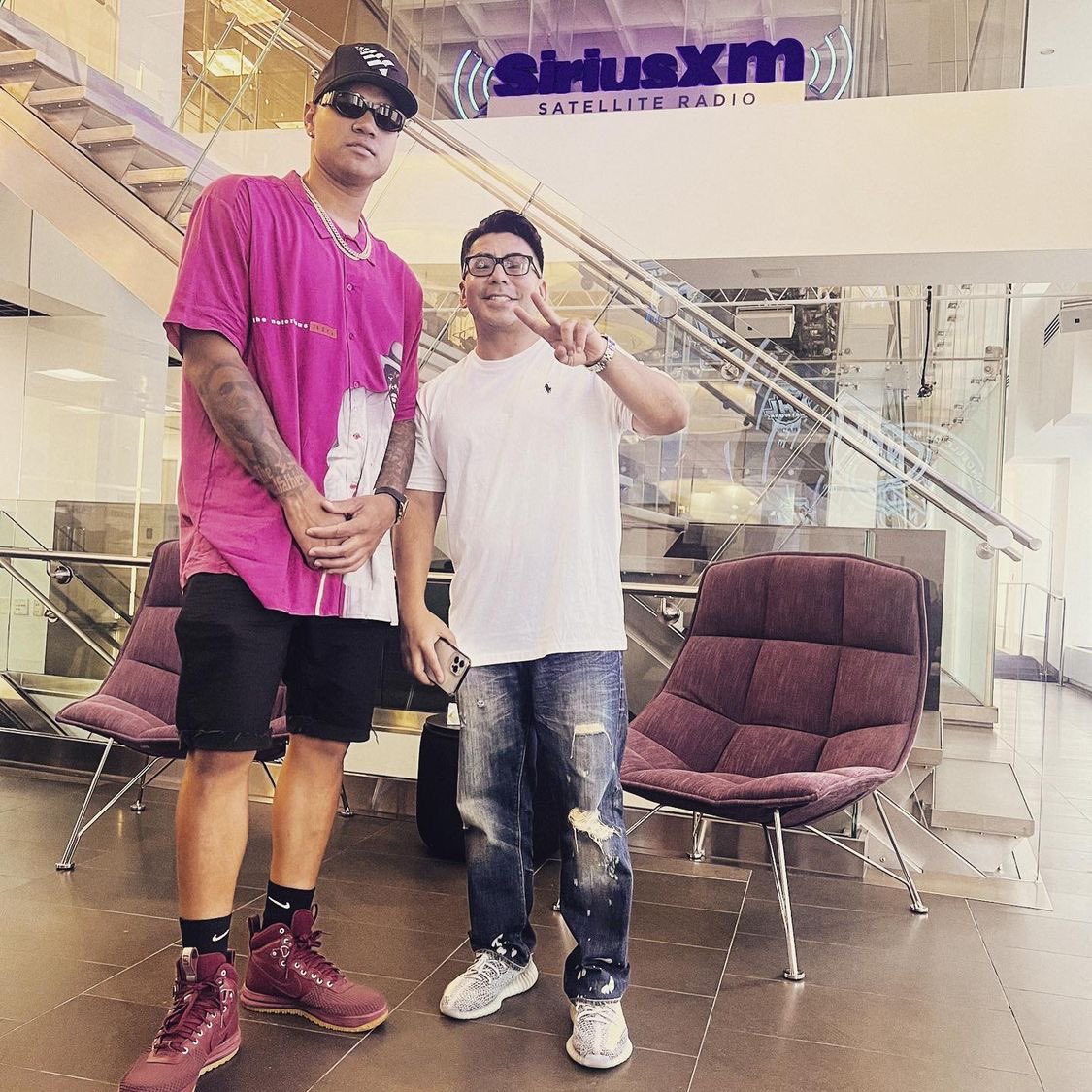 Gracias 🙏🏾 <a href="/siriusxm/">SiriusXM</a> por el trato #MaleanteRMX ⚡️y a Bryant Pino por escuchar 👂🏾 todos los golpes de estados 🎧que esta próximo a salir seguimos 🤫