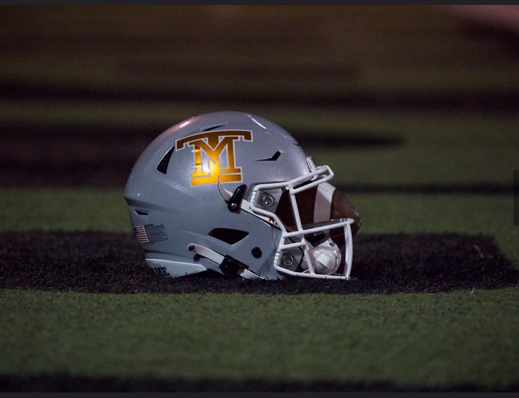 "The worst day coaching is better than the best day doing anything else" - Don Meyer… Blessed to be a part of this Football Family ⚒! The people are what makes it special. Love this group that I get to be around each and every day! Roll Diggs 🏈❕
#Family
#CountOnMe