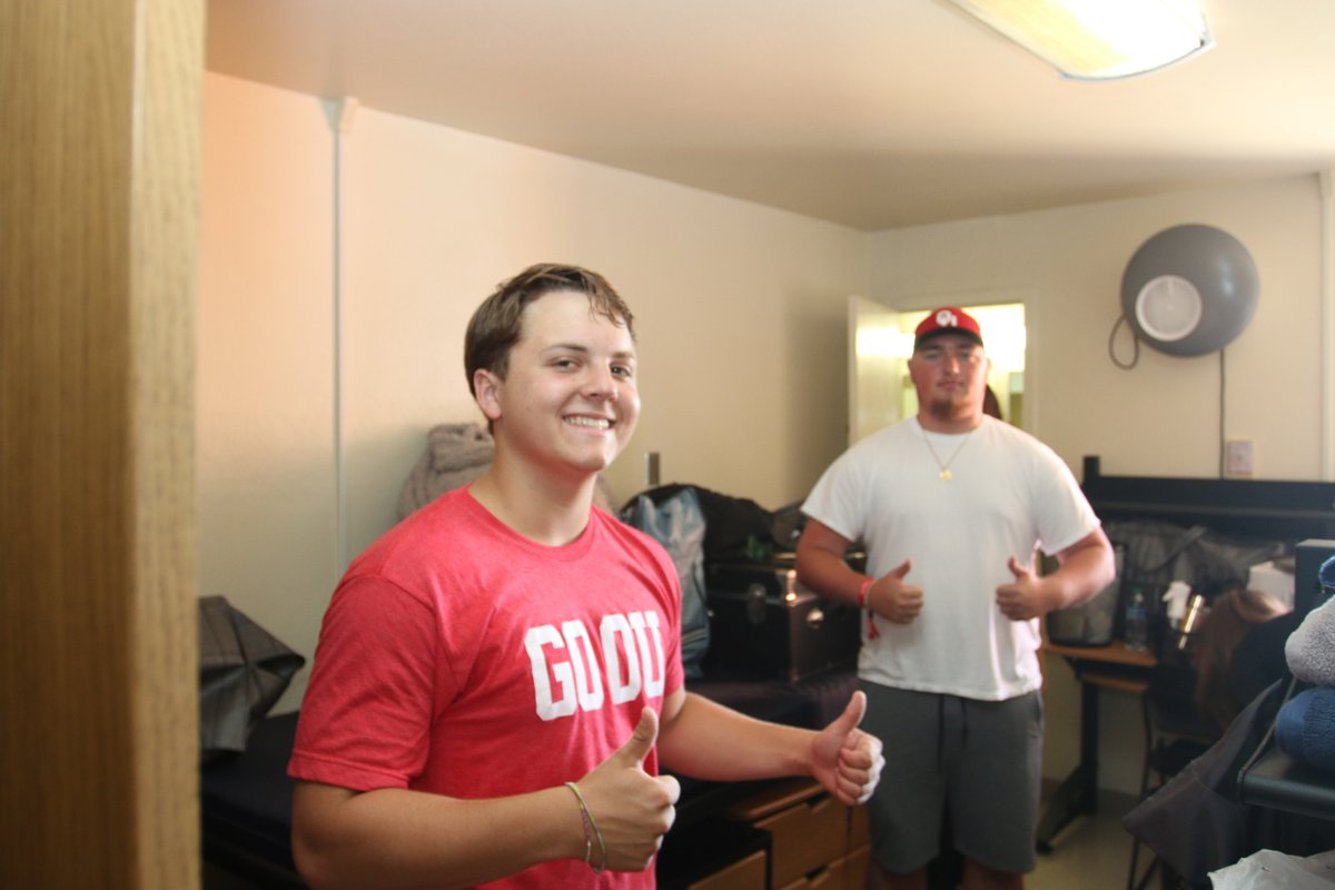 OU_HRL's tweet image. #OUMoveIn22 is finally here and it was a day full of excitement and hard work! We can't wait to welcome more students and families to the OU family in the next two days. 😊