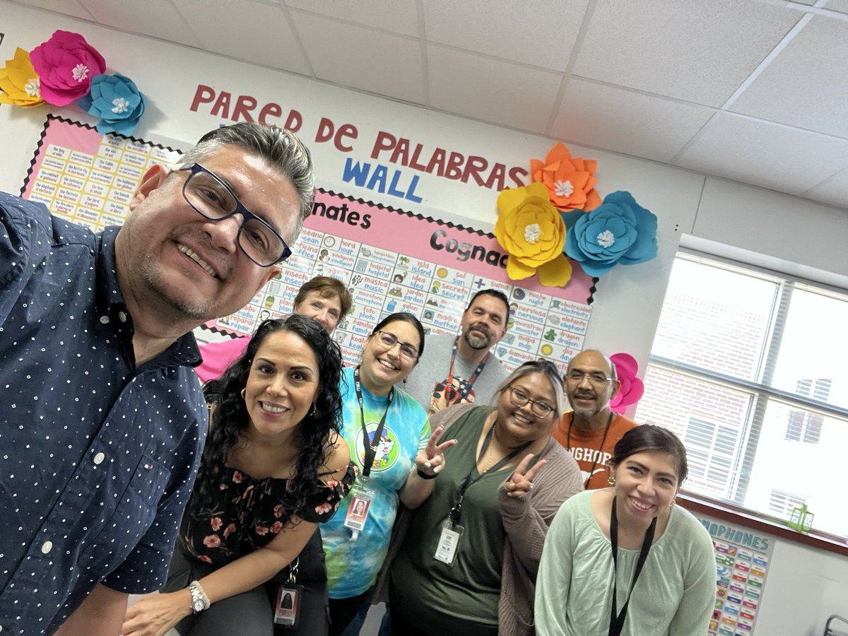 Bilingual Team Meeting - We have THE BEST 3-5 Bilingual Team in <a href="/FortBendISD/">Fort Bend ISD</a> at <a href="/AE_Gators/">Armstrong Elementary</a>. I am grateful that I have the pleasure to collaborate with such committed educators. <a href="/FBISD_MSD/">FBISD Multilingual Programs</a> <a href="/BarreraTweets/">José Barrera</a> <a href="/AlvarezCaro6/">Carolina Alvarez</a> <a href="/FaithNAttitude/">Dulce Hayashi</a> #fbisdlearns #fbisdbilingual