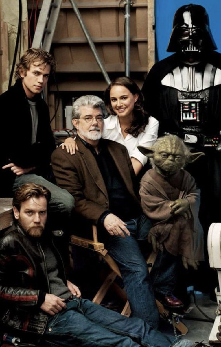 theswchronicle's tweet photo. This must be one of the most iconic Star Wars photos ✨ https://t.co/Luv9a6exnm