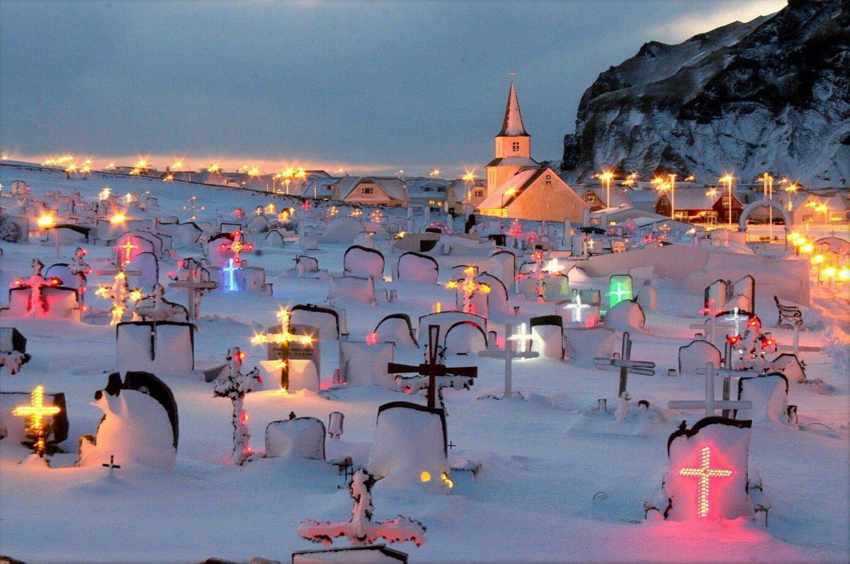 eii_nti's tweet photo. Cemetery in Iceland 🇮🇸, this called the proper Rest In Peace ☮️ 😷 https://t.co/kxbuwxLYj1