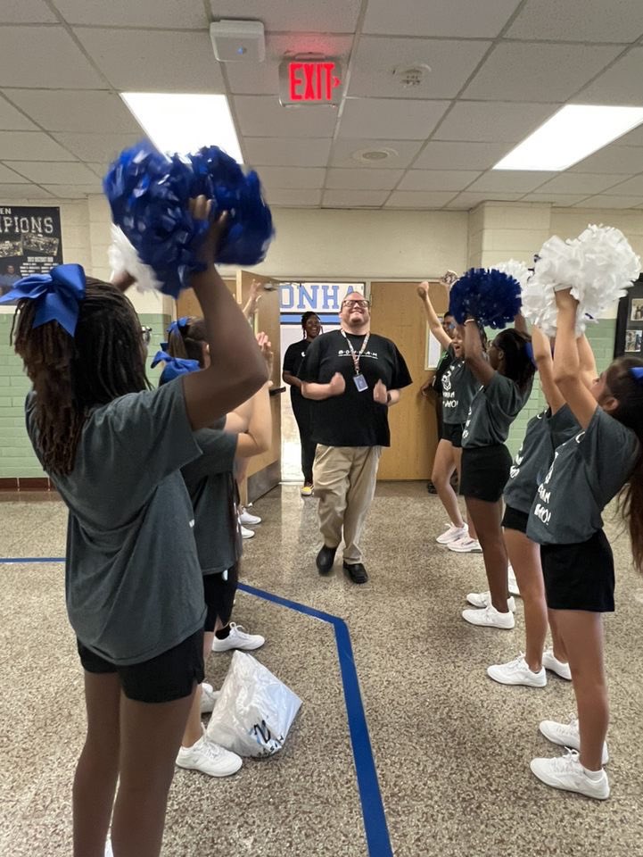 Bonham_AVID's tweet photo. That first day of school feeling!!! @EctorCountyISD #ECISD1stDay #Bonham https://t.co/LJynGOZ050