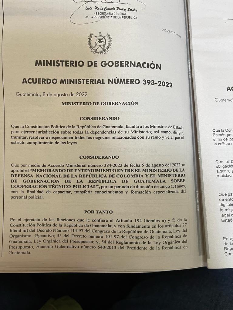 VicenteCarrera_'s tweet photo. No cabe duda; @Ivan_Velasquez_ fue una gran elección para @petrogustavo; el @mingob sigue siendo turbio; @Ejercito_GT y el #PatachoDeNetenteros le temen a don Iván, mucho. ¿A qué se debe ese pánico? https://t.co/Rs2iyBZe4I