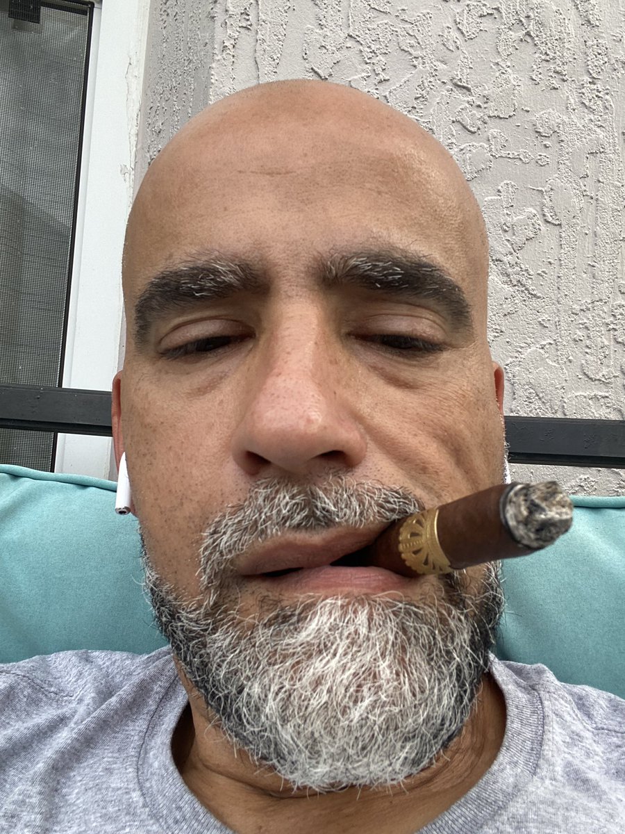 baldboricuausa's tweet photo. Having a cigar before the rain. #Sobremesacigar #cigarnight #backyardchillin https://t.co/NBIzZ5lFvY