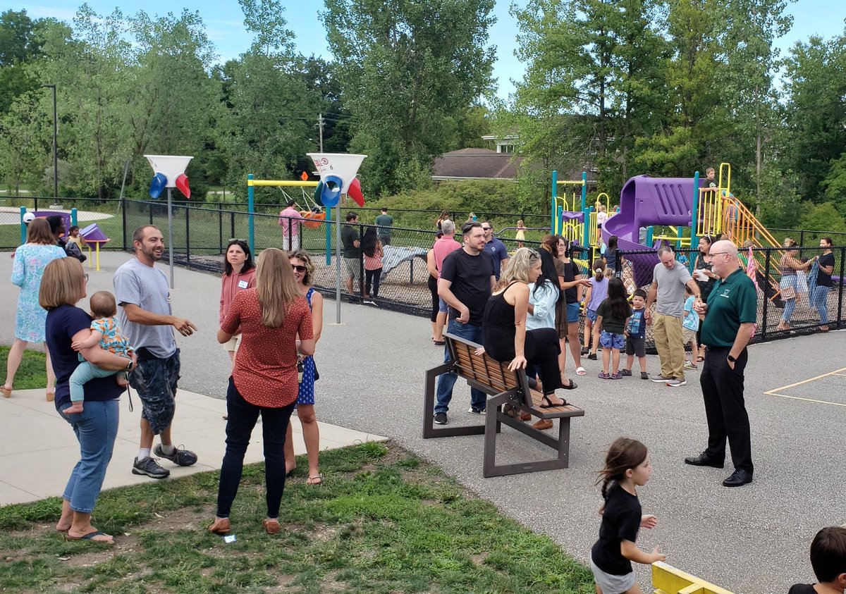 elementary_wes's tweet image. We had another great turnout with our 1st &amp;amp; 2nd graders tonight. It was wonderful to meet so many students and families. We are looking forward to 3rd &amp;amp; 4th grade Meet and Greet on Thursday!