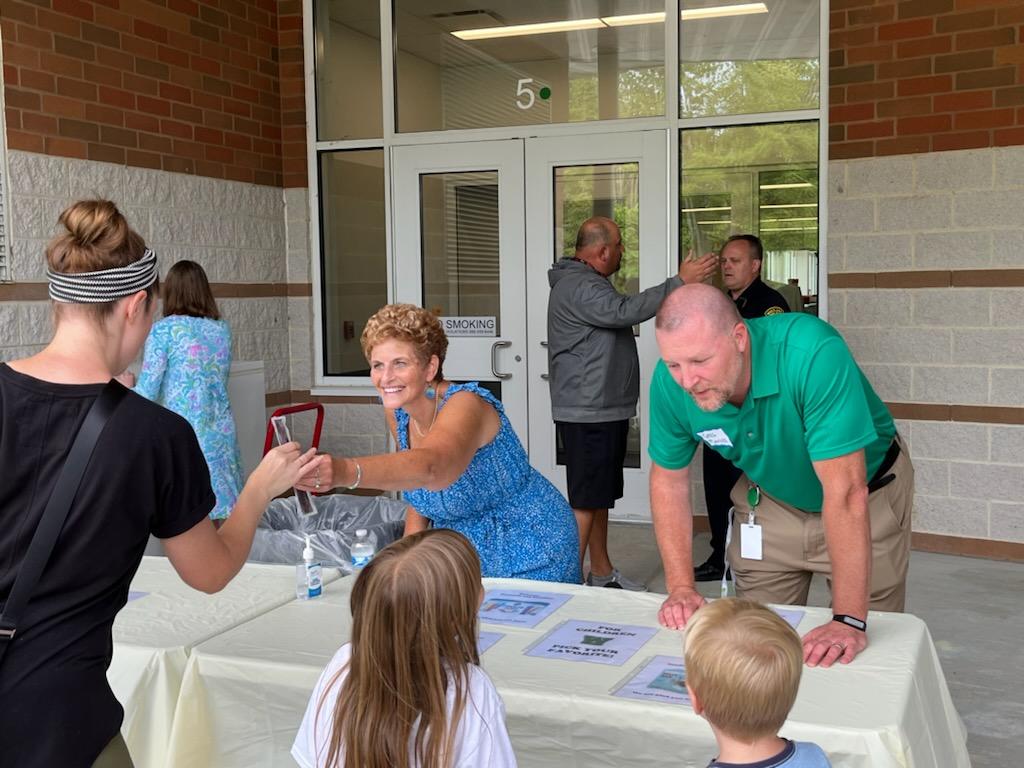 elementary_wes's tweet image. We had another great turnout with our 1st &amp;amp; 2nd graders tonight. It was wonderful to meet so many students and families. We are looking forward to 3rd &amp;amp; 4th grade Meet and Greet on Thursday!