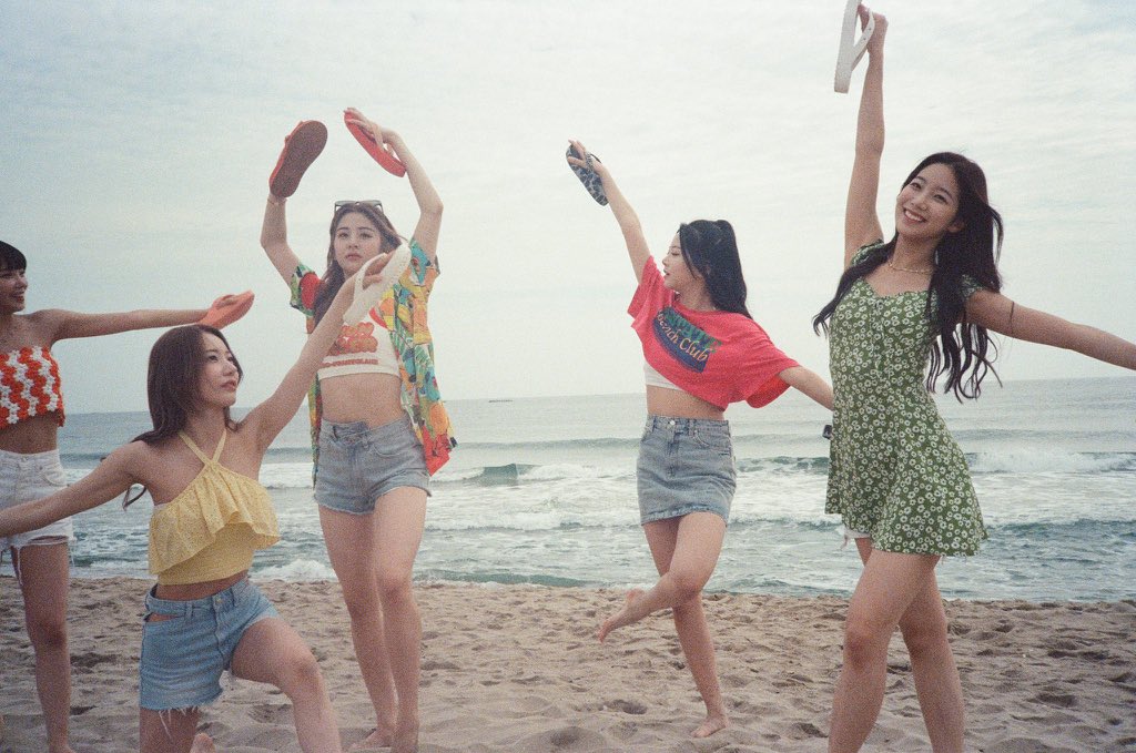 4chaechae1's tweet photo. summer at home 🍃 https://t.co/ujdBBQepPE