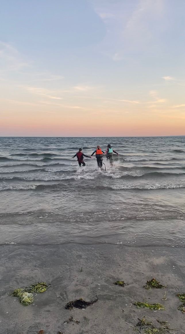 McCleaveClare's tweet photo. Heading into the last few weeks is summer-sky is beautiful tonight #minerstown #CoDown #friends #makingmemories https://t.co/m4ftaR6AOo