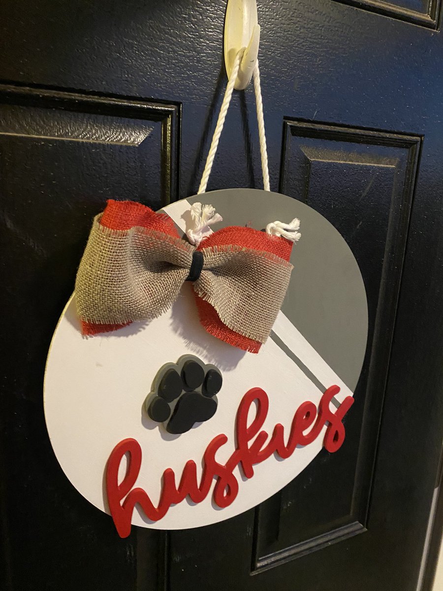 Goodbye ☀️Summer☀️….

Hello to the 22-23 school year.
🐾🐾GO HUSKIES🐾🐾