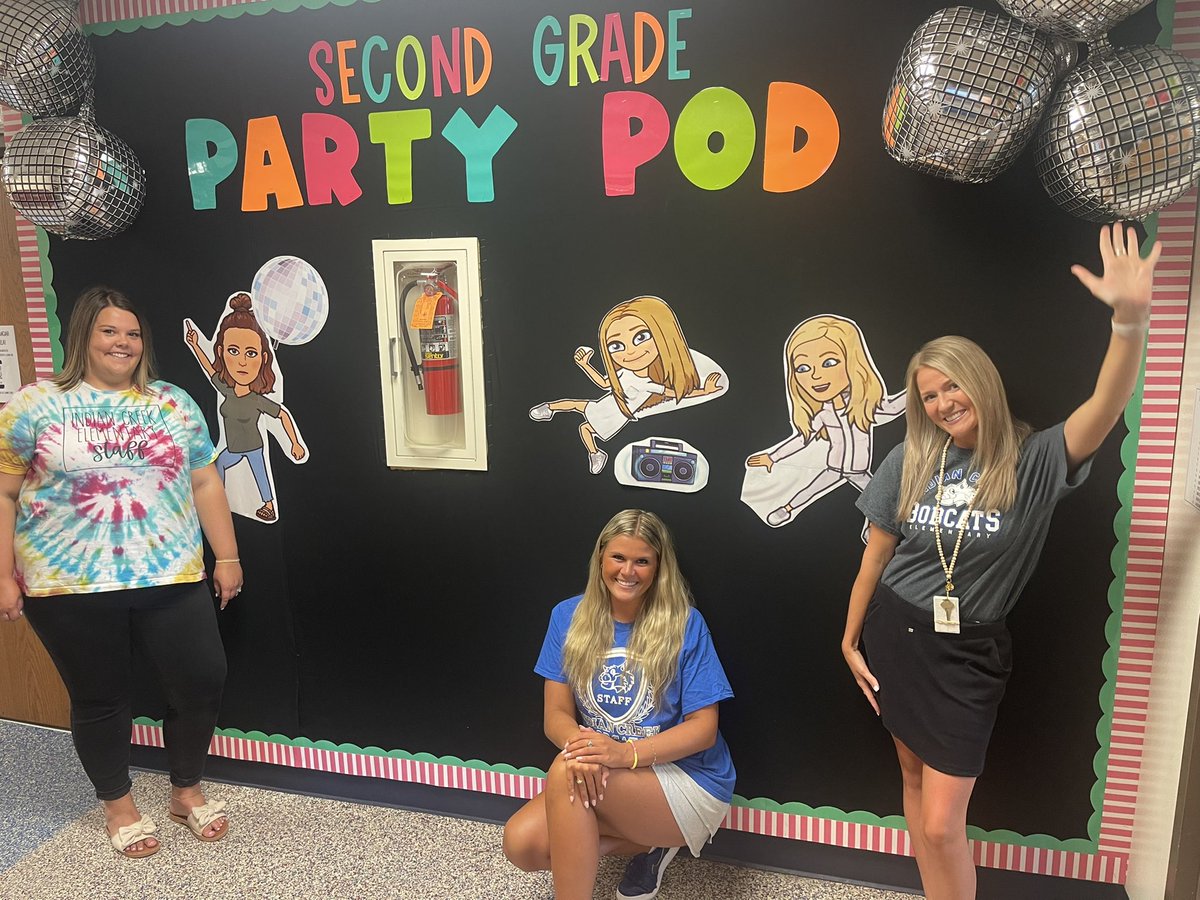 pitcairn_haley's tweet photo. Back in the Party Pod with my best girls! We met our little cutie heads tonight and we are excited to party in 2nd grade with them all year! 🎉 #2ndisthebest @ICBobcats https://t.co/AwETLFUGVP