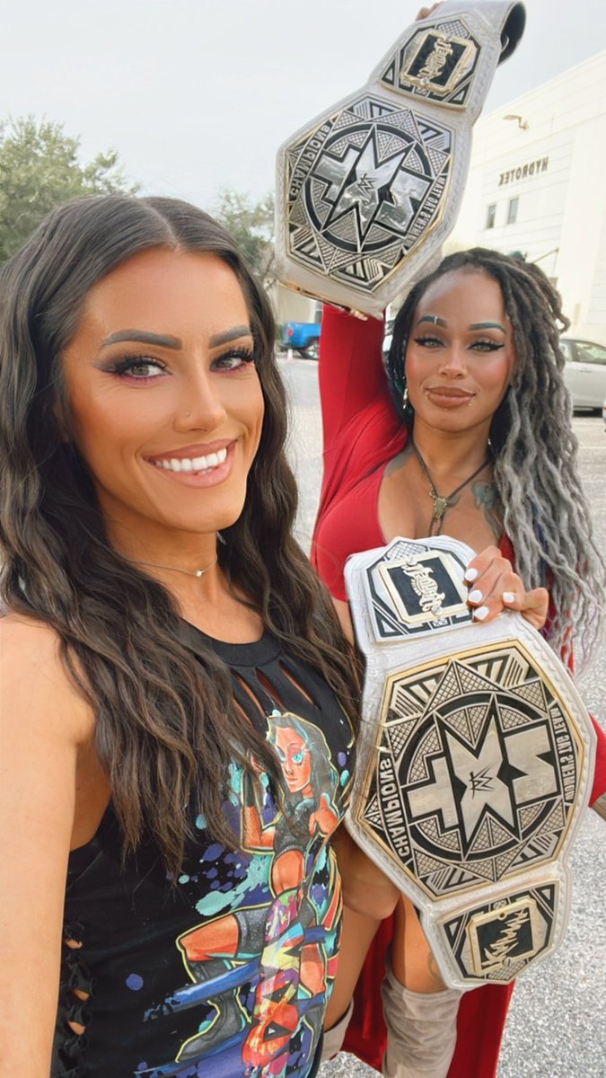 KacyCatanzaro's tweet photo. 👯‍♀️ @wwekayden @WWENXT https://t.co/y54bpFqbrL