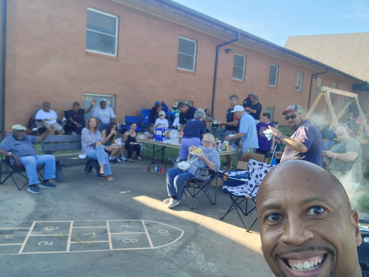 Lem Moore tweet media