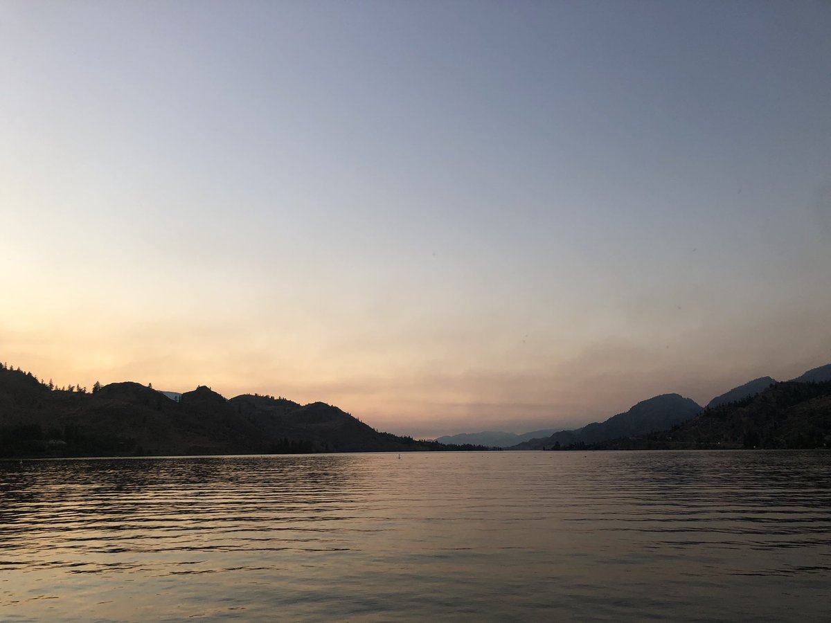 JamesRozak's tweet image. Few things are better for reconnecting to yourself than quiet nights overlooking the water. Bliss. #connectedcreativity #rejuvenation