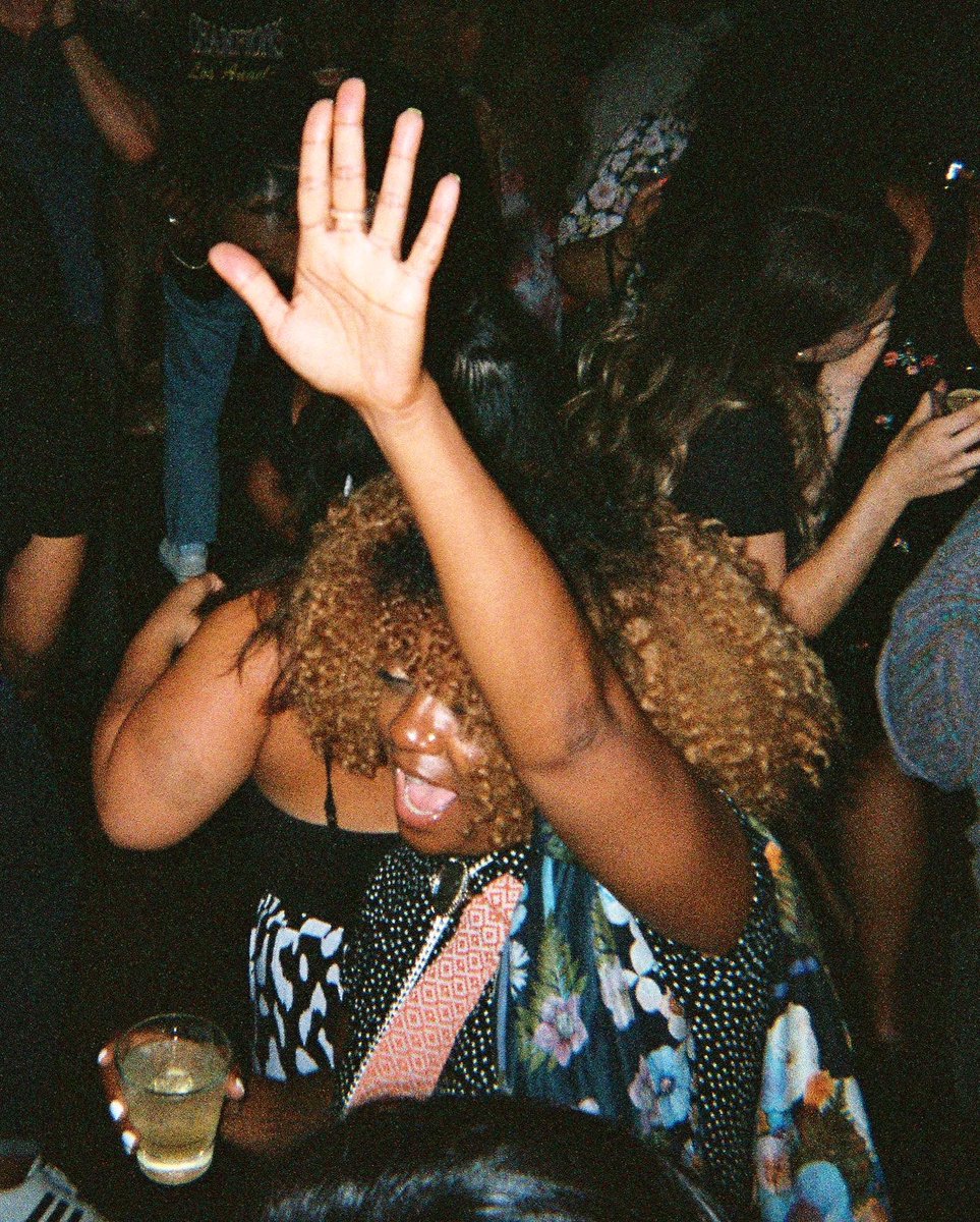 Mi gente! We’re back at <a href="/blindbarber/">Blind Barber</a> Thursday 8/11 w <a href="/djiggy_/">DJ IGGY</a> and DJ Chava 💃🏻💦🕺🏻

We’re partnering w/ Birria Ta-Ta-Tacos! from 8-11pm w/ drinks by @PerrierUSA 🌮🚰✨

Complimentary SYSTEM samples (while supplies last) for the first 20 guests! Doors open at 9p-2a ✨🔋✨

21 + 🆓