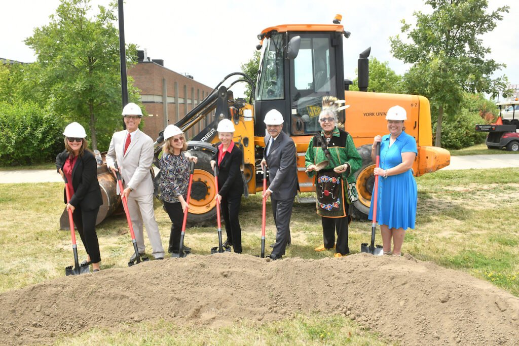 Extention of York's World Class Research Centre Underway:
yfile.news.yorku.ca/2022/08/07/ext…