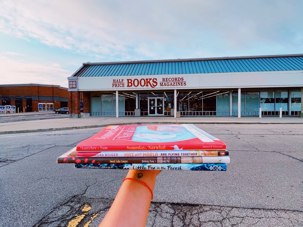 kcsdeebooks's tweet photo. while romance is our bread and butter, sometimes a picture book is too good to pass up. #WhenInOhio @halfpricebooks https://t.co/4LknN0WMF8