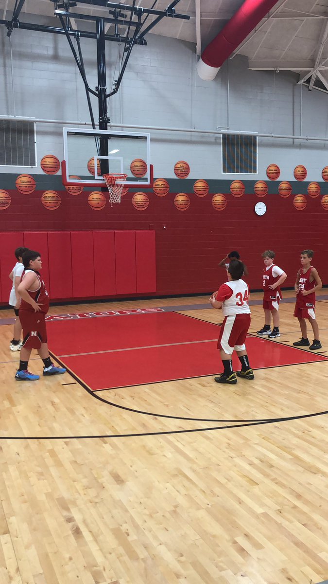 NMShoops's tweet photo. Some free throw work from the 6th graders. https://t.co/7TgXq4B7WA