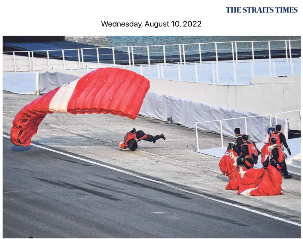 Wishing 3WO Jeffrey Heng speedy recovery from a bad landing during Singapore’s NDP2022.  Strong winds exacerbated the difficulty of free-falling from 1,800m to land within a narrow strip with water to the left and 25K audience to the right. Salute. #MajulahSingapura #NDP2022
