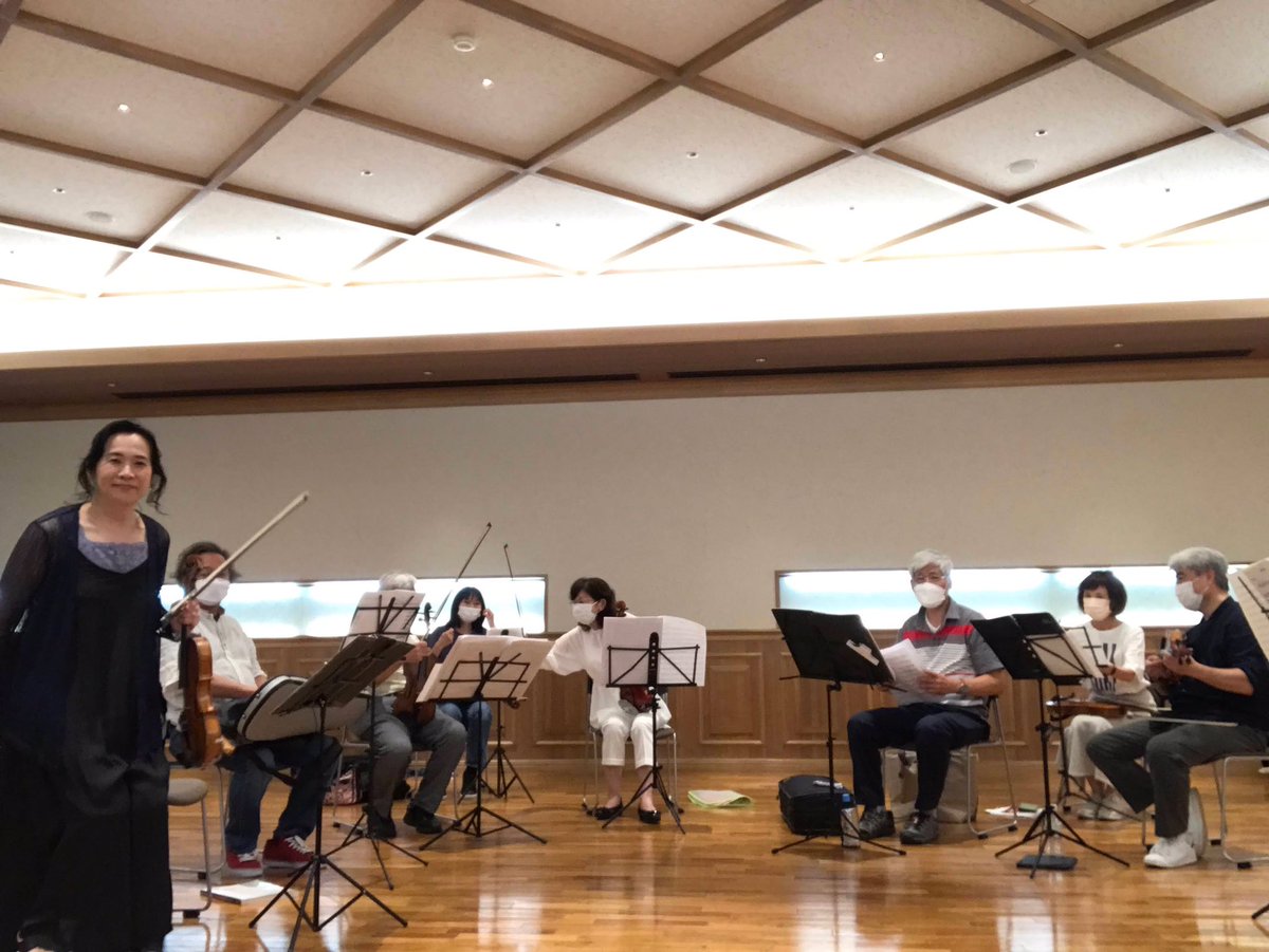 pagi_q's tweet photo. 8月6日に神戸市の原田の森ギャラリー401号室で　#APA弦楽合奏の会　を開催しました😊　#ハイドンの日の出　#バッハのシャコンヌ　をYouTubeにアップしました🌟
ハイドン前半🌟 https://t.co/1oNamD8F9L
ハイドン後半🌟 https://t.co/I1GakII4df
シャコンヌ🌟 https://t.co/UErpaGznSj https://t.co/hSmzxEkm89