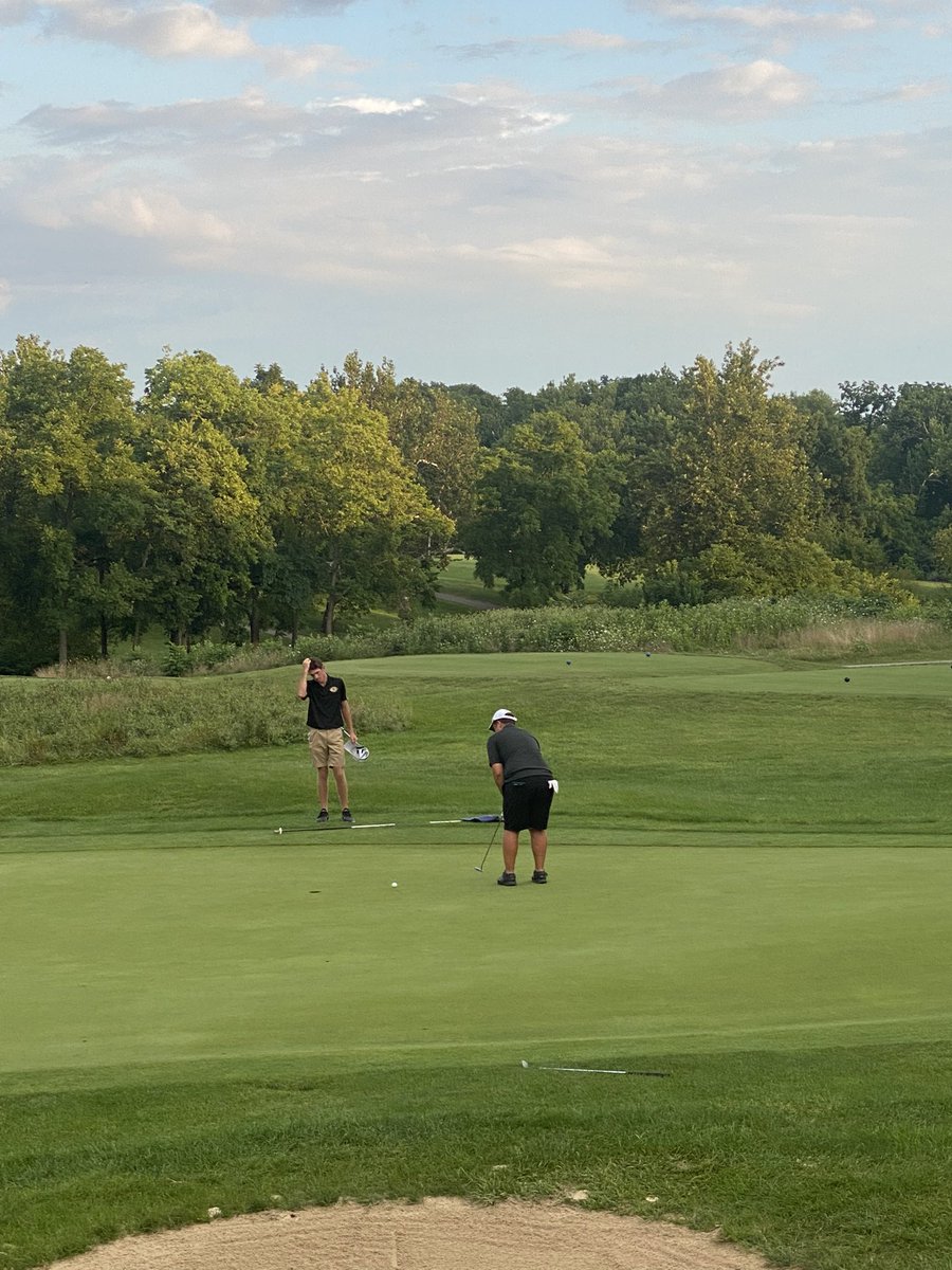 MMS_Williams's tweet photo. Ben makes par on the last to shoot 77. #MiddieRising #MiddieGolf https://t.co/Vs5PDvkOjm