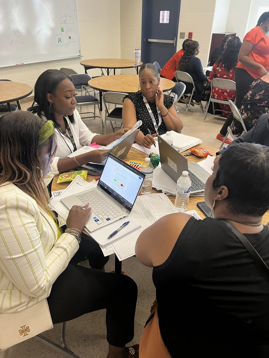 DrTSpencer's tweet image. 🦾 Data Team Tuesdays are in full effect! #WritingSamples #BaselineData @APSFinchEagles @_craigasimmons #Proud #ItsGameTime ❤️💙 @TommyUsherAPS @DrIsisM @apsupdate