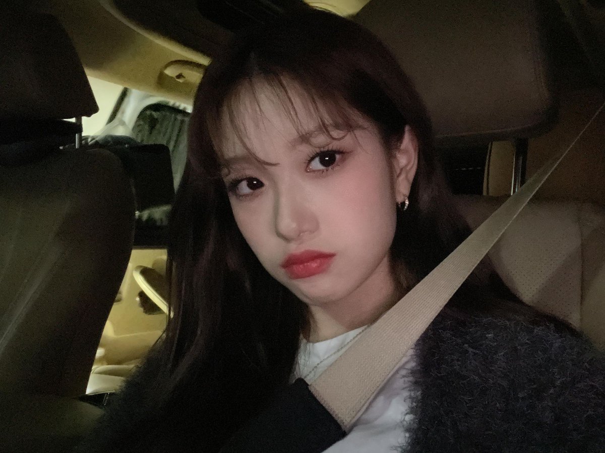 btsfr9mis's tweet photo. car selcas 📸 https://t.co/FYVSNQP7CZ