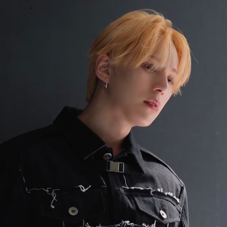HourlyMinhyukie's tweet photo. <๐บ>
Model minhyuk makes an appearance ๐ณ
No theme these hours!
#๋ฏผํ #MINHYUK #MONSTAX #LateNightFeels #IfwithU @OfficialMonstaX #MONSTAXSHINESFOREVER https://t.co/3KsVvTlJmk