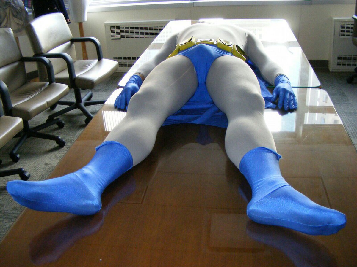 HeroesDefeated's tweet photo. Batman’s body and bulge on display after Joker’s goons finish off the dark knight once and for all #defeatedsuperhero #batman #deathofbatman https://t.co/nEc9wMH7ZK