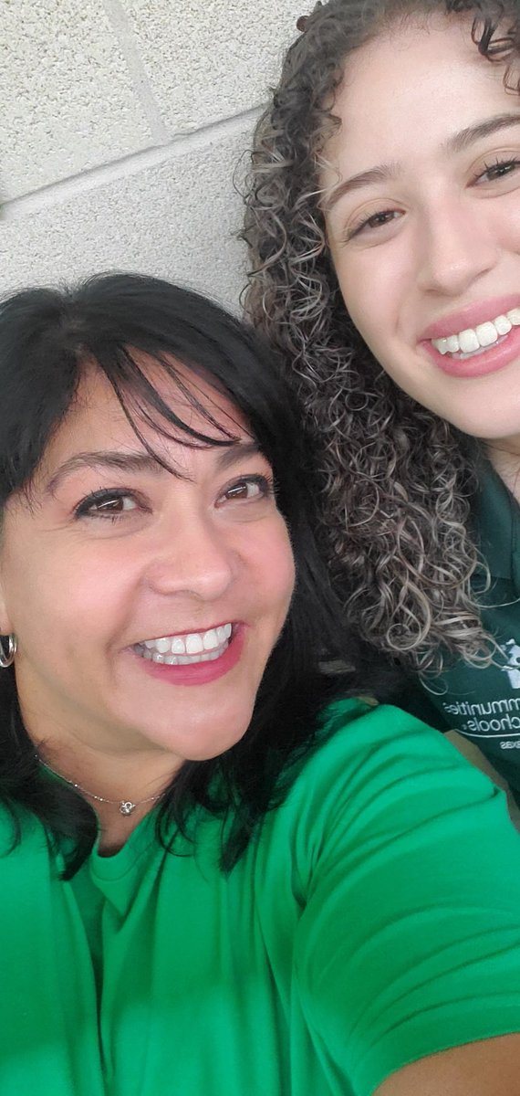 destrada426's tweet photo. @LakeDallasElem @DrRockwood @LakeDallasISD Meet the teacher at LDE in the books. Can't wait for a great new school year! #FalconsFirst https://t.co/DMXKz3CsGe