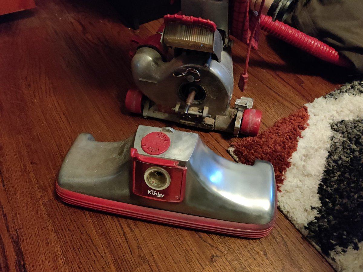 abcobb's tweet image. I started 4 projects within the last week or so
-Building an MG Gundam kit
-Restoring 2 Kirby vacuums
-Restoring an old water cooler

I will likely finish zero of these within the month