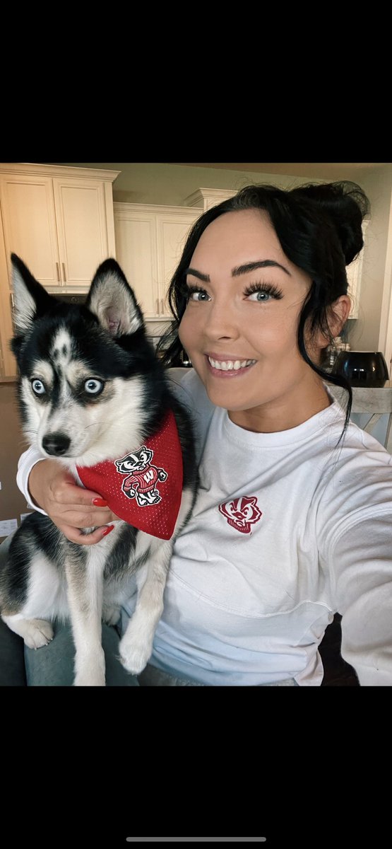 _delilah_nicole's tweet photo. Bascom and I are glad we got to say hi 👋🏻 and represent University of Wisconsin 🦡 during @PmrScholars virtual residency fair tonight! We have a program meet &amp; greet tomorrow with our residents at 7pm CT. Register by using link in @UWMadison_PMR bio! https://t.co/3AsXtp3MHx
