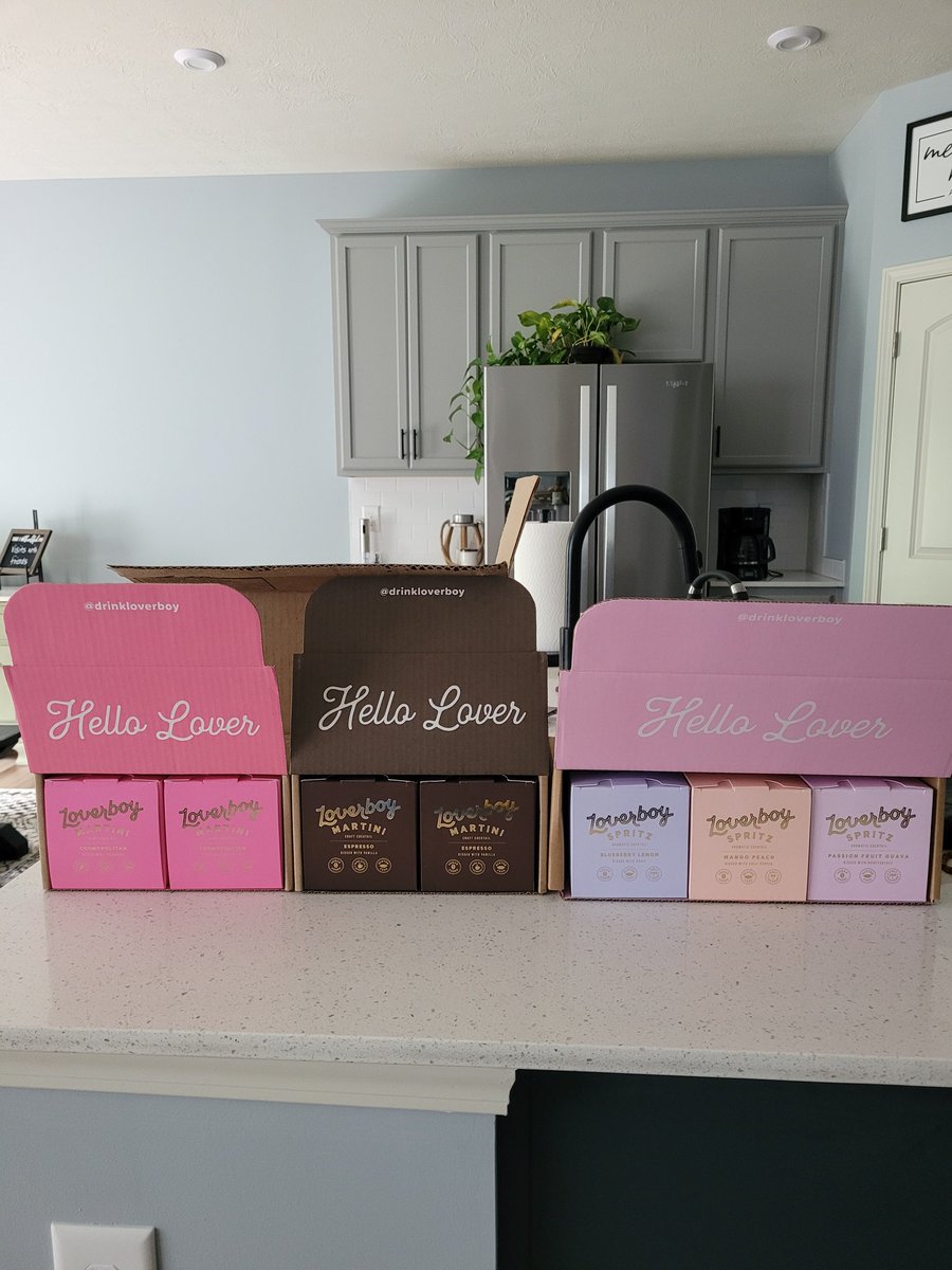 jmill1226's tweet photo. @imkylecooke @amandabatula_ nothing but a tuesday and our delivery arrived today for some mid wk drinking !!!  thanks LOVERBOY !!!  neighbors and sisters Krissi &amp; Stevie https://t.co/0w8pGm6KeM
