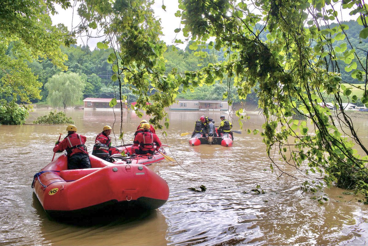 happyhippiefdn's tweet photo. Extreme #floods have devastated #Kentucky, leaving 37 dead &amp; hundreds injured &amp; missing. The area is also facing a threat of scorching heat &amp; continued rainfall as they struggle to recover. If you’re able to, you can donate to the relief efforts below 💛 

https://t.co/PSC2Un0YUQ https://t.co/ca8wroo4RY