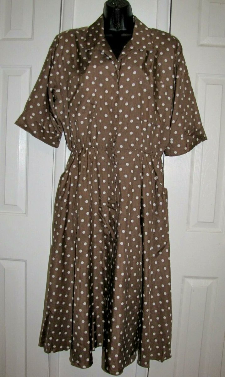 True VTG Circa 1950, Willi of California Shirtdress collar fit/flare Short-sleeve Beige Polka-dot XL etsy.com/shop/VintageJe… #vintage #VintageBeauties #VintageEtsy