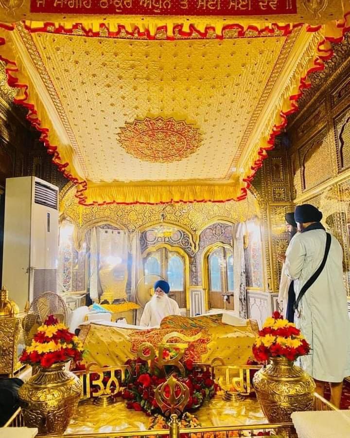 Sukhjitdeol16's tweet photo. ਬਾਣੀ ਗੁਰੂ, ਗੁਰੂ ਹੈ ਬਾਣੀ ਵਿਚਿ ਬਾਣੀ ਅੰਮ੍ਰਿਤ ਸਾਰੇ॥ ਗੁਰ ਬਾਣੀ ਕਹੈ ਸੇਵਕੁ ਜਨੁ ਮਾਨੈ ਪਰਤਖਿ ਗੁਰੂ ਨਿਸਤਾਰੇ॥🙏🏻🙏🏻🌸🌸🌸
ਸਤਿਨਾਮ ਵਾਹਿਗੁਰੂ ਜੀ ਮਿਹਰ ਕਰਿਓ ਜੀ ਸਭ ਤੇ 🙏🏻🌺🌺❤️
#JusticeForSidhuMooseWala #savewater #StopPollutingwater https://t.co/WWsuAmq00t